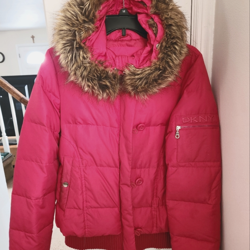 Womens DKNY winter coat. SIZE Medium